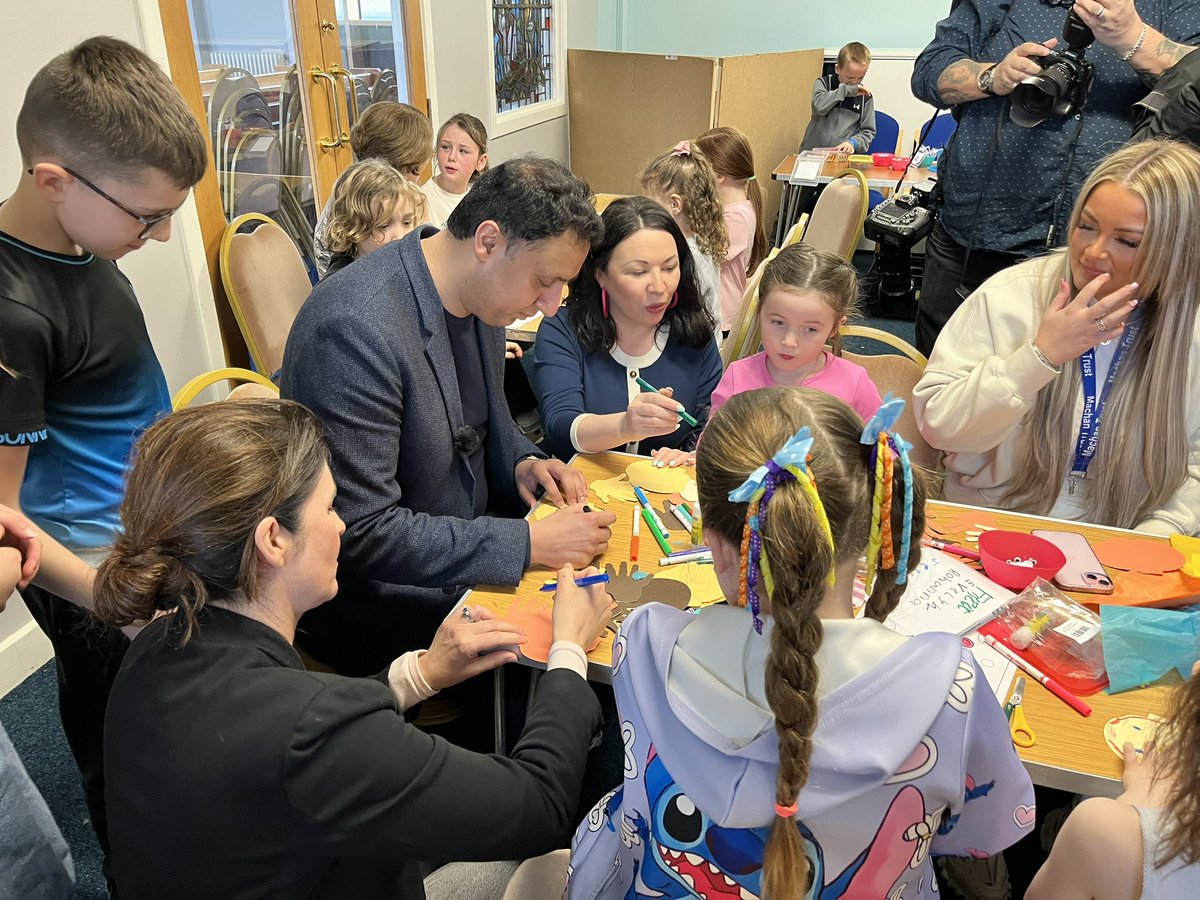 What an amazing week at Holiday Club. We rounded off the week with a visit from @AnasSarwar @MonicaLennon7 @imogenwalker and @CouncillorLM1 It was great that Anas took part in the crafts and the active games. We have had over 70 children who have all enjoyed the week massively.