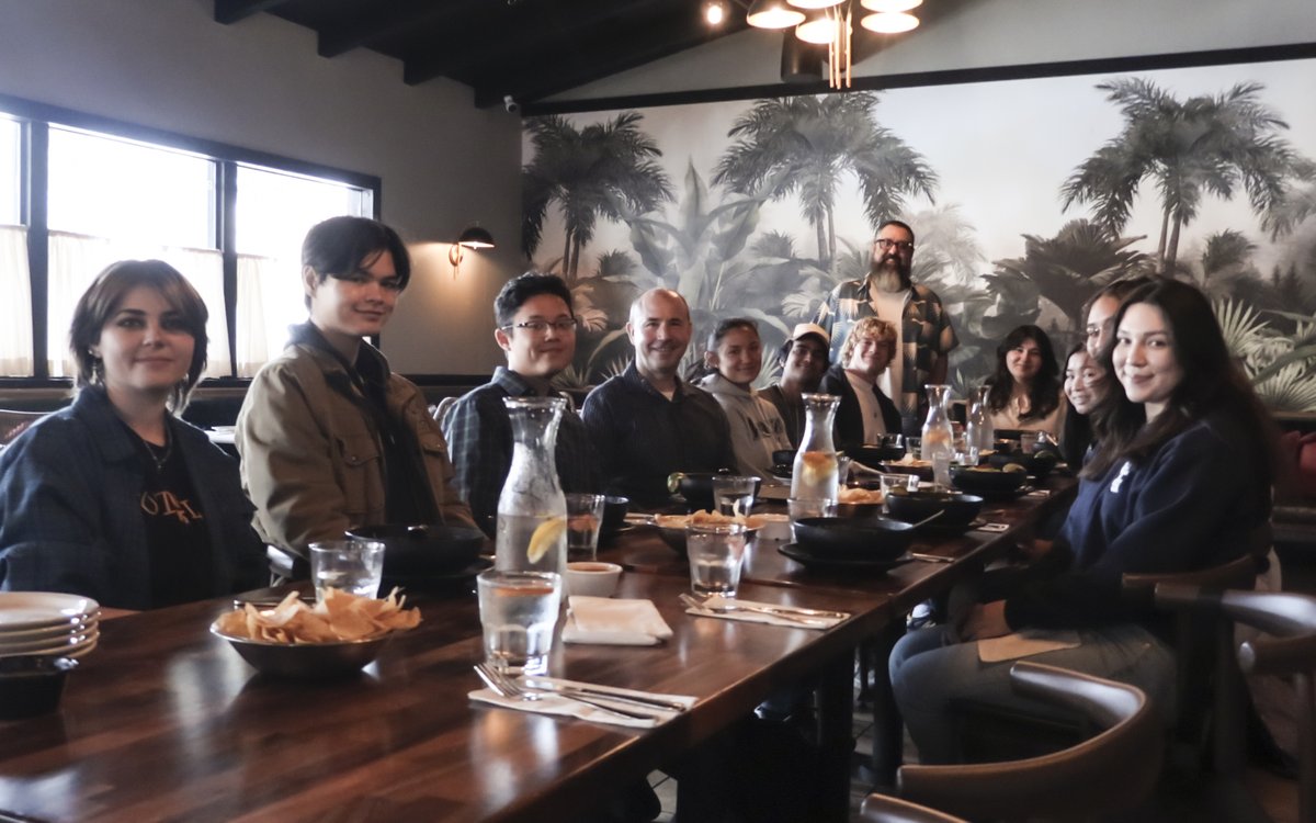 Students in the class Eat Your Words – Food, Culture, & Writing visited Bizarra Capital to eat fideo — a Mexican noodle soup — that Los Angeles Times food critic Jonathan Gold has written about. Read about these students' culinary adventure: ow.ly/BzRu50RfnX9 3 files