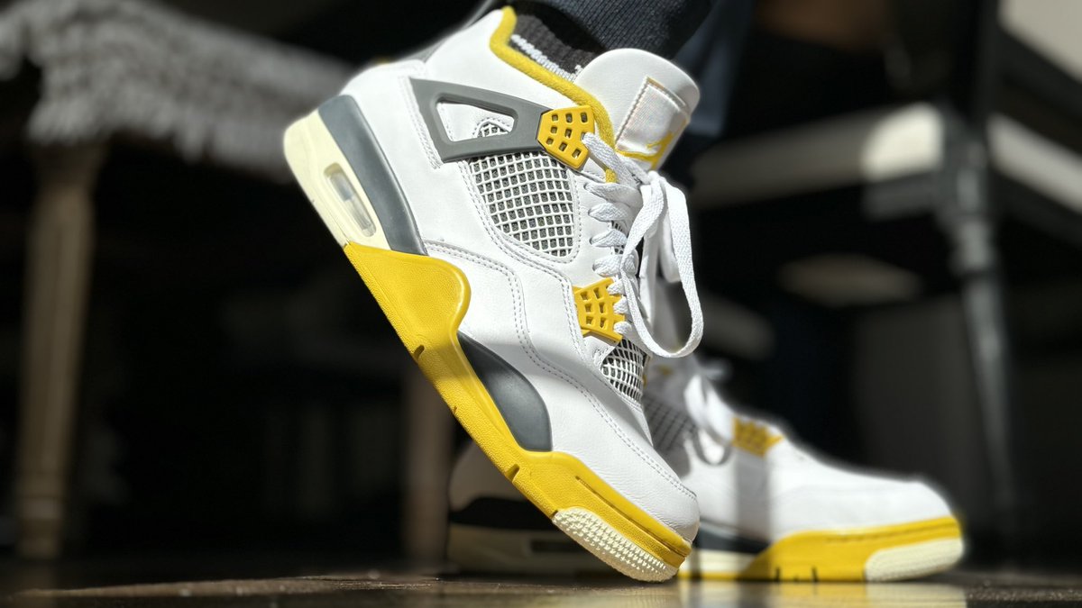 Let there be sunshine ☀️ #yourkicksaredope #sneakrslive #nike #jumpman Not sure why no one liked them 🤷