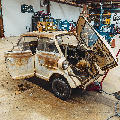 A V8 barstool + a BMW Isetta = ONE HELLUVA RIDE 🤘 🔥 Get ready, because you've never seen a build like this before! 

 📺 Watch the FULL BUILD @ youtu.be/SWVRoLH_Zm8