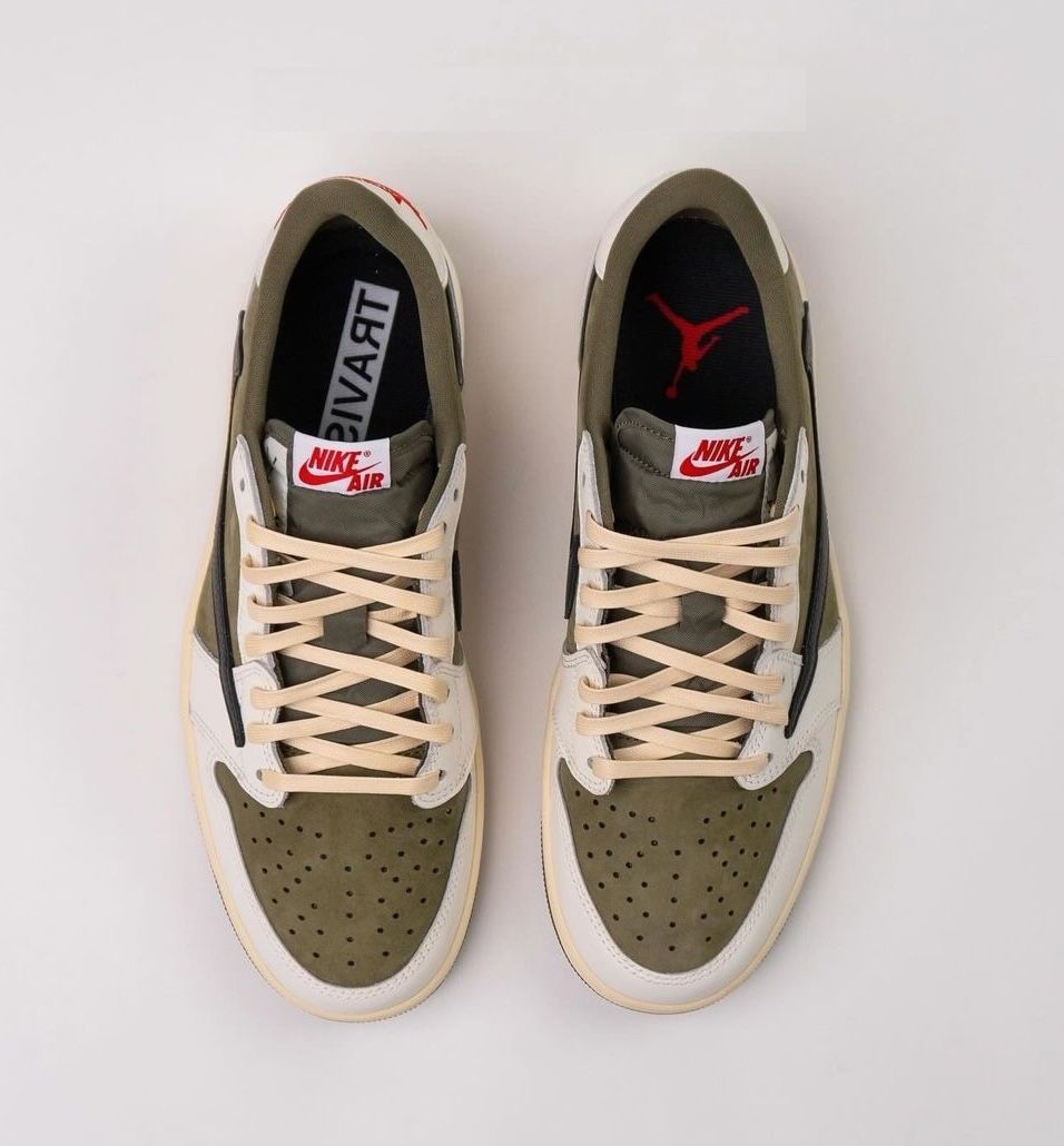 Closer Look at the Travis Scott x Air Jordan 1 Low 'Medium Olive” 🫒 bit.ly/48GvLEt