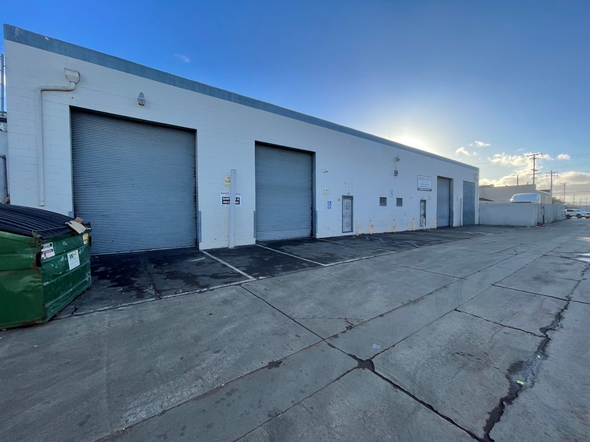 #majorpricereduction #forlease #industrialwarehouse  : 634 W 14th Street, #longbeach  , #californiarealestate

DM For More Information.
#leeandassociates #cre #industrialrealestate #portoflongbeach #commercialrealestate #commercialproperty #industrialproperty #retwit