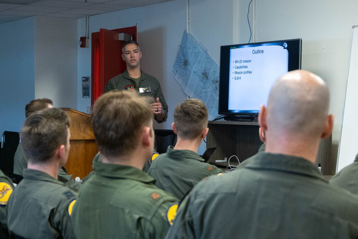 #Airman with the U.S. Air Force Weapons School receive a class at MCAS Kaneohe Bay. Students were given a tour of the air station and instruction on weaponry and tactics.

Photos by Lance Cpl. Tania Guerrero