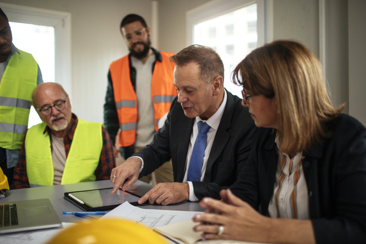 ContractorHB's tweet photo. Protect your business from risks by understanding and managing internal operations, external influences, and unique industry hazards. Implement safety training, adhere to regulations, and choose comprehensive insurance for peace of mind. 

#constructionsafety #riskprevention https://t.co/VPEkzGPLvR