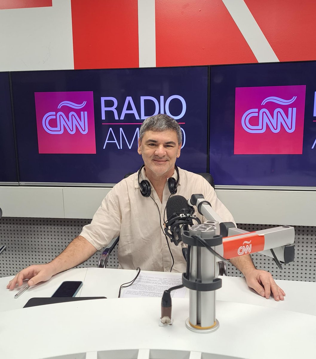 EN EL AIRE | ¡Llega #PaísAdolescente con @pibeacasuso!     

Seguinos en vivo hasta las 14 hs por #CNNRadioArgentina.       

cnnradio.com.ar
