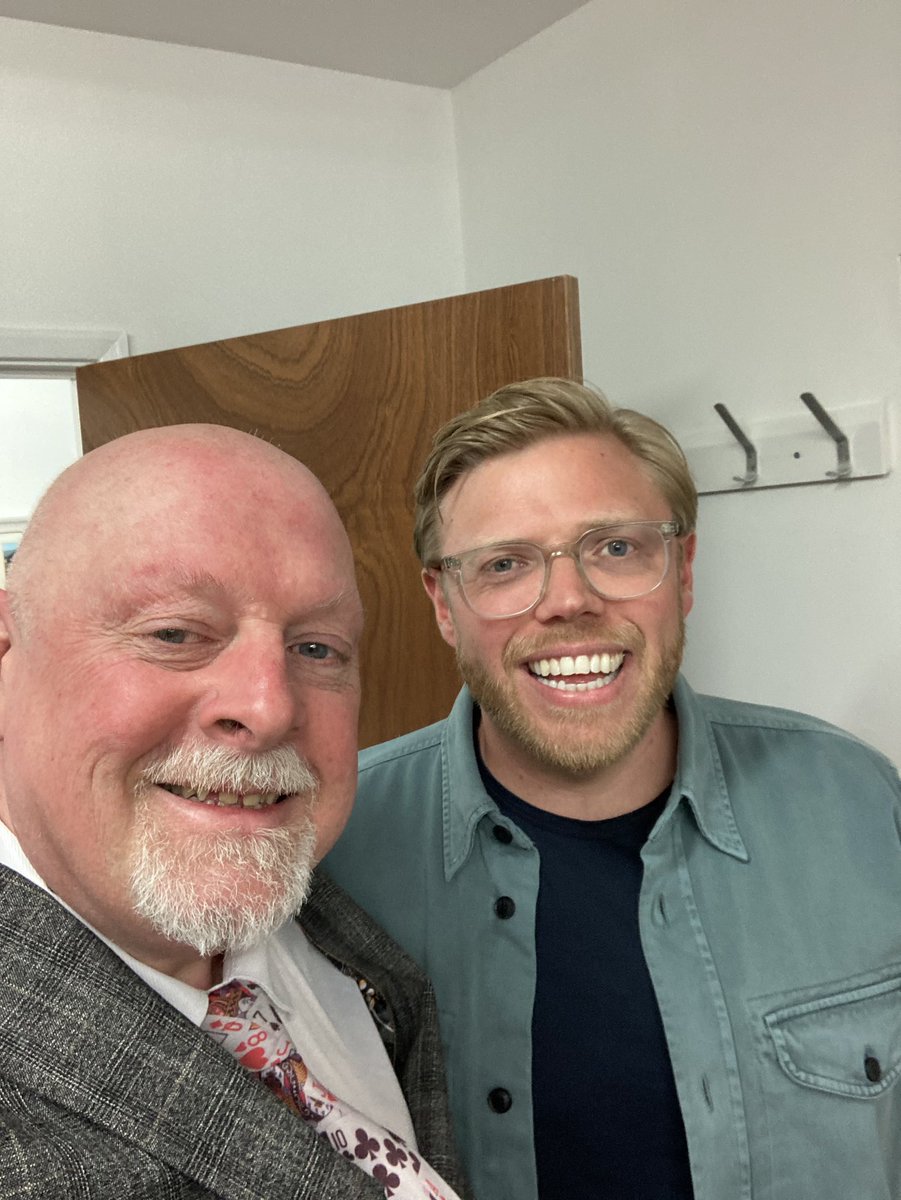 Great fun gigging with Rob Beckett tonight , funny guy ! @lonestarcomedy