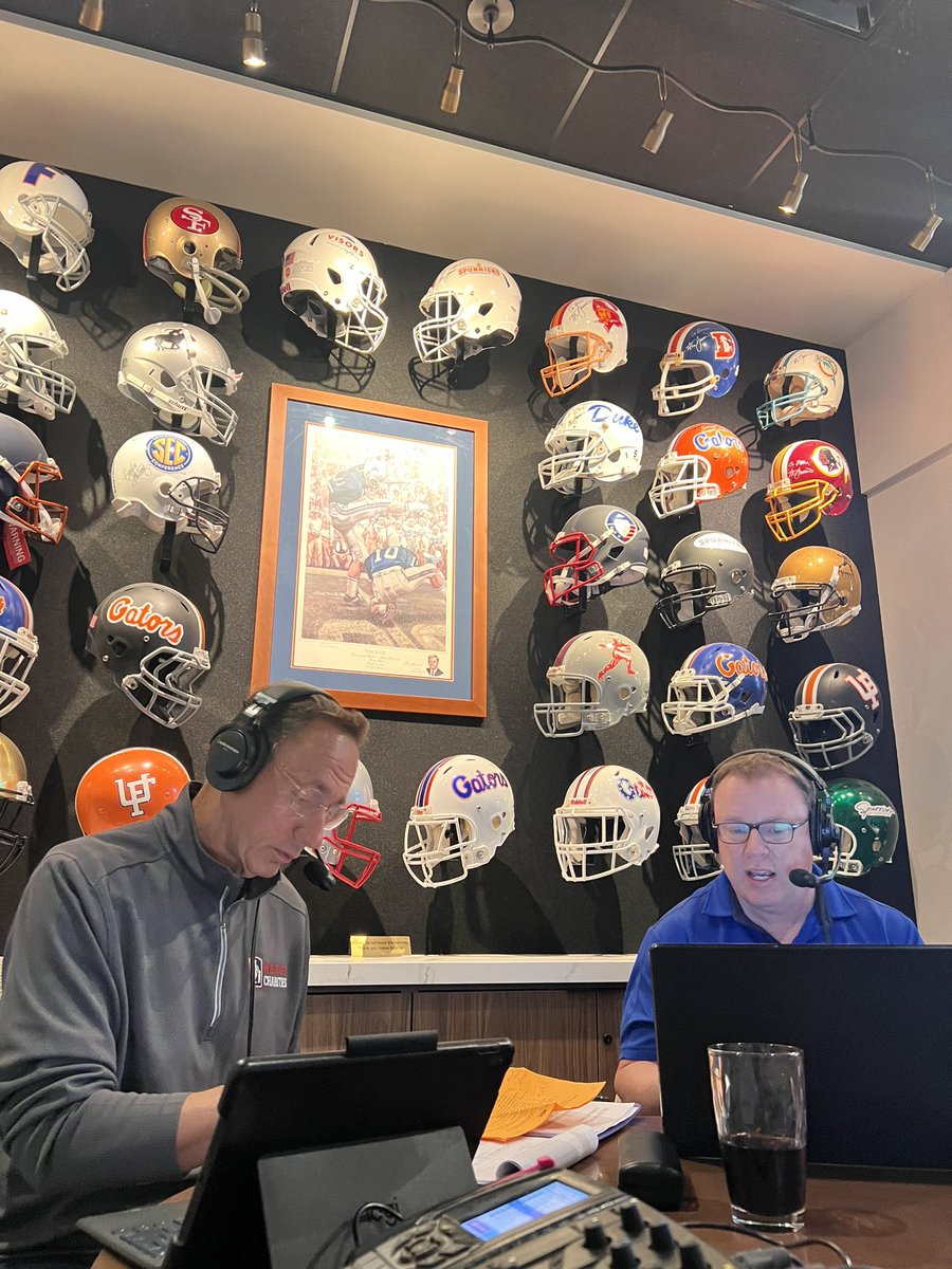 The Frangie Show is LIVE from @SpurriersGG previewing the Gators Spring Game!!