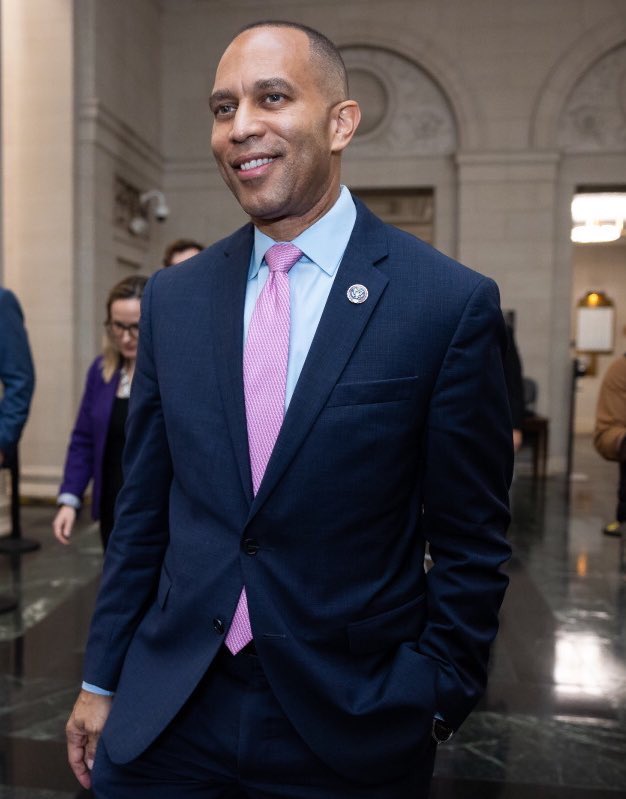 We need a Speaker Hakeem Jeffries now more than ever. 💙🇺🇸