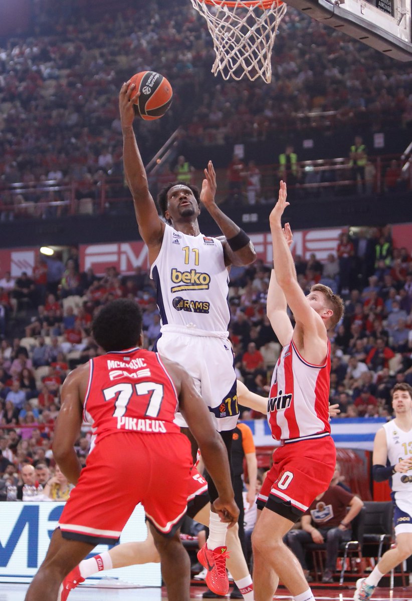 EuroLeague'de Fenerbahçe Beko, deplasmanda Olympiakos'a 84-81 mağlup olarak sezonu 6. sırada tamamladı.