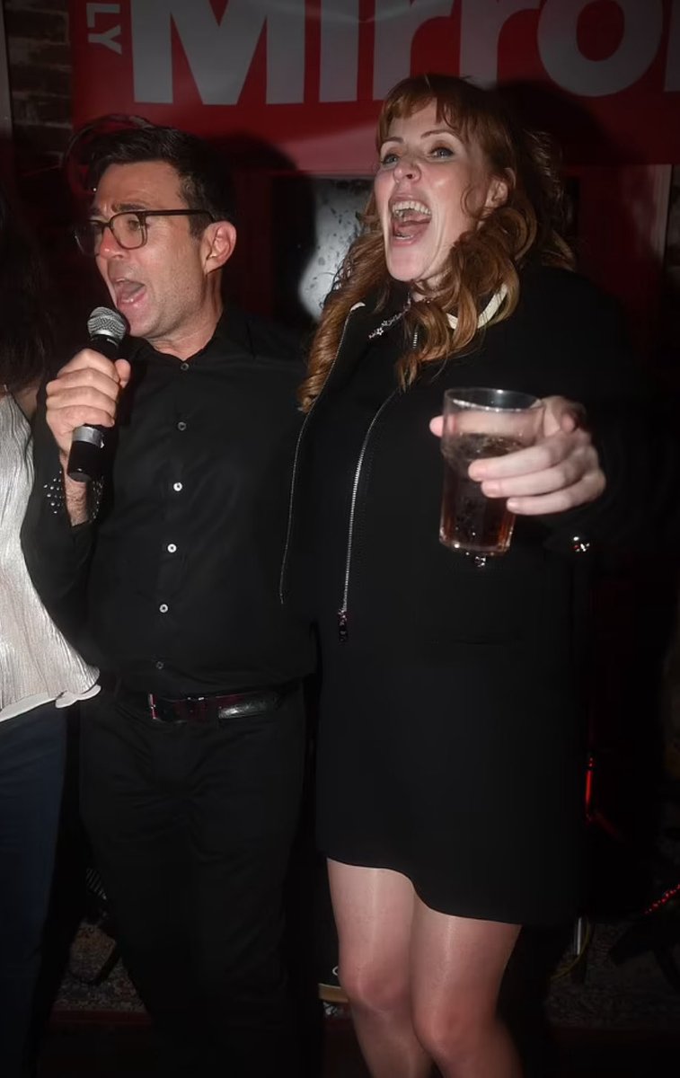 Nothing to see here, just Angela Rayner and the guy in charge of investigating her tax evasion singing karaoke together.