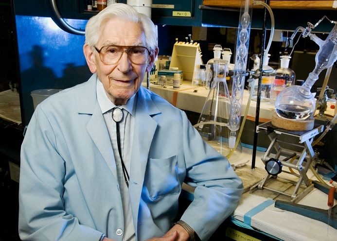 Fred Kummerow, PhD, 1st published his research on harm of veg oil trans fats in 1957. Often heckled by industry reps at conferences, he never gave up. At age 98, he sued FDA & won. After dodging the issue for 50 years, FDA was forced to ban trans fatty acids on 18 June 2018.