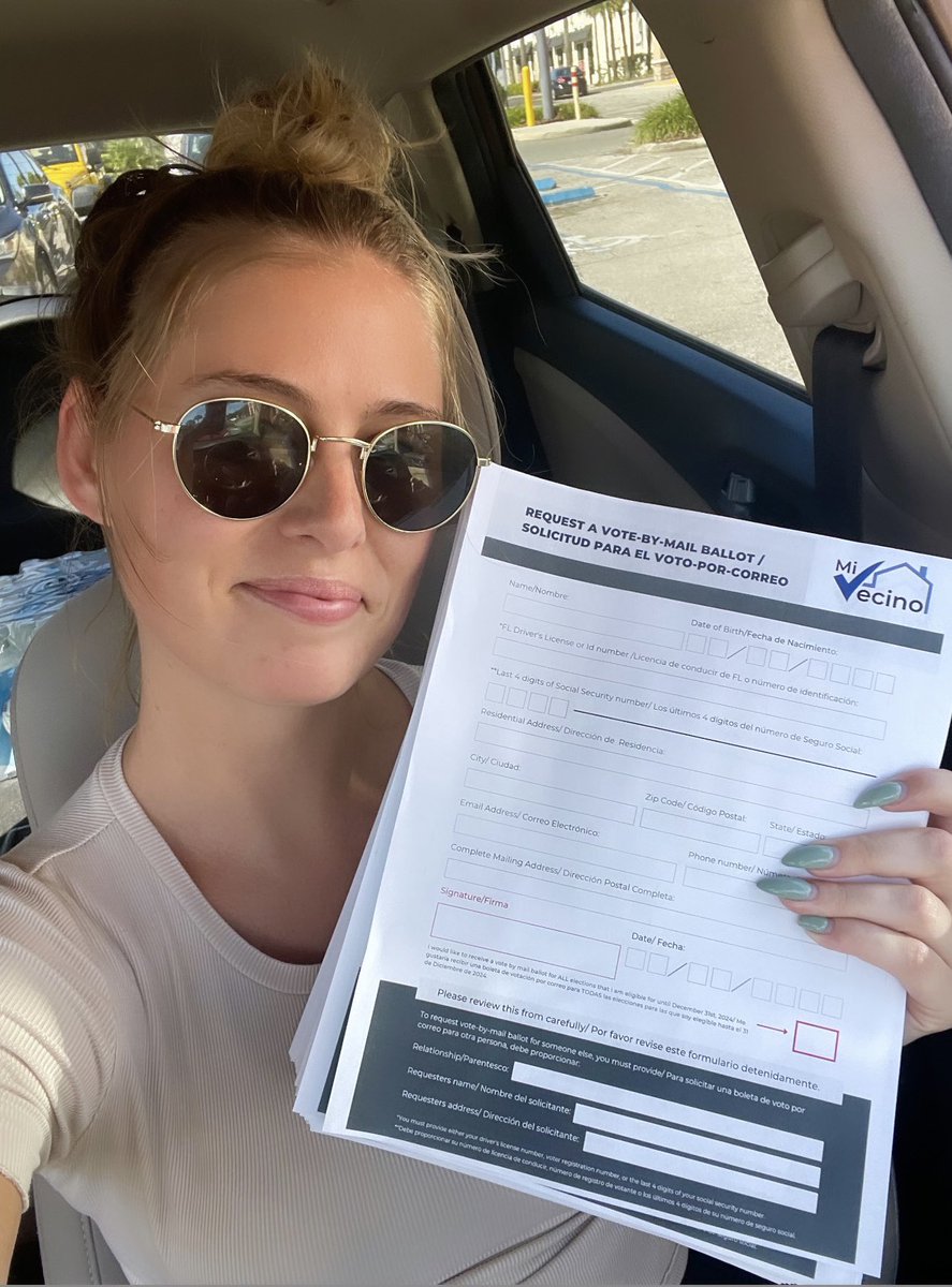 Just printed HUNDREDS of vote-by-mail forms for the @MiVecinoFlorida team to enroll voters at tomorrow’s @yes4florida rally at Lake Eola!🗳️ Voters deserve to have their voices heard, especially when stopping gov’t overreach is on the ballot!!🫶🏼