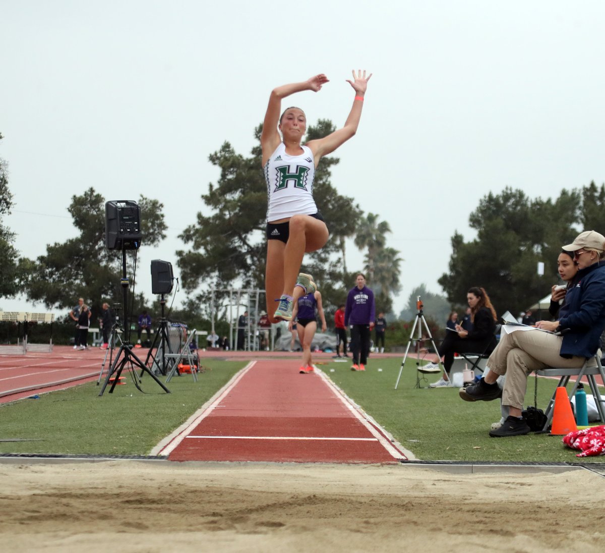 Heptathlon update ⬇️

Sammie Gordon matches the program heptathlon long jump record and leads her group with two events to go!

📏 5.81m (19-0.75)
📊 4,050 points (through 5 of 7 events)

#SISTAHHOOD x #GoBows