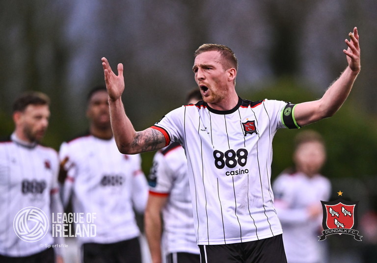 🔄 80' | Another double change for Dundalk: John Mountney and Robbie Mahon make way for Sam Durrant and Ryan O'Kane. Into the final 10 at Oriel Park! Dundalk 0-0 St Pat's #CmonTheTown