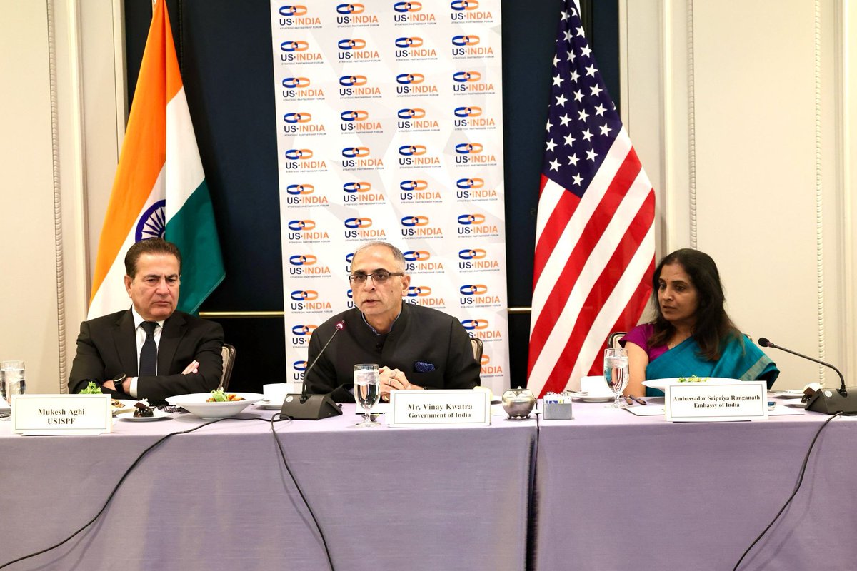 USISPF was honored to host a luncheon with @AmbVMKwatra, Foreign Secretary, Government of India in Washington, D.C. Foreign Secretary Kwatra had a detailed discussion with our members across energy, technology, defense and aerospace, and financial services. Productive…