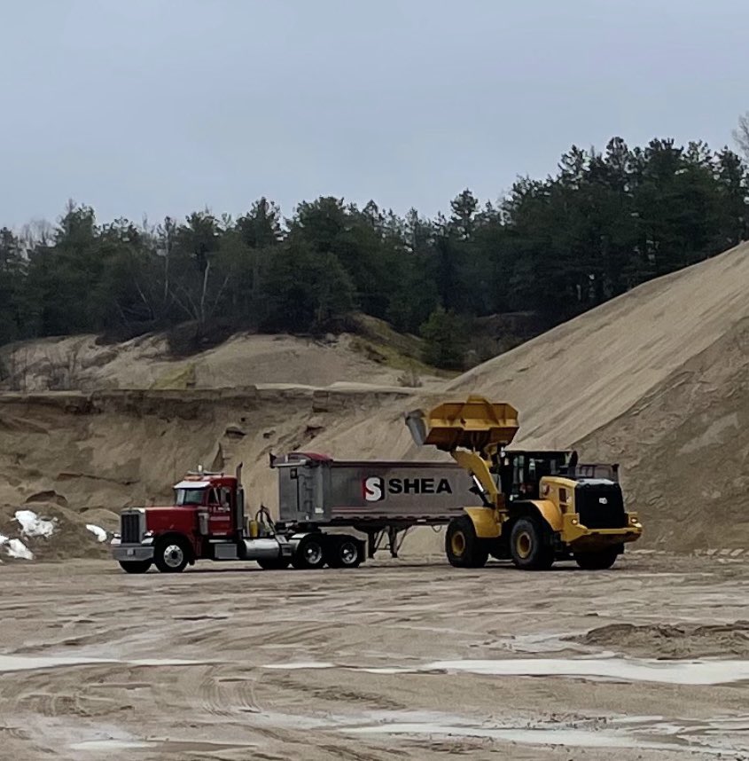 Our @PeterbiltMotors & @MACTrailerMFG combo making sure our aggregate bins are full for the coming week 👍 … Always ready for Monday 🇺🇸 … Teamwork makes the dream work #april2024 #precastconcrete #thesheaway #peterbilt #mactrailer #madeintheusa🇺🇸 #teamworkmakesthedreamwork
