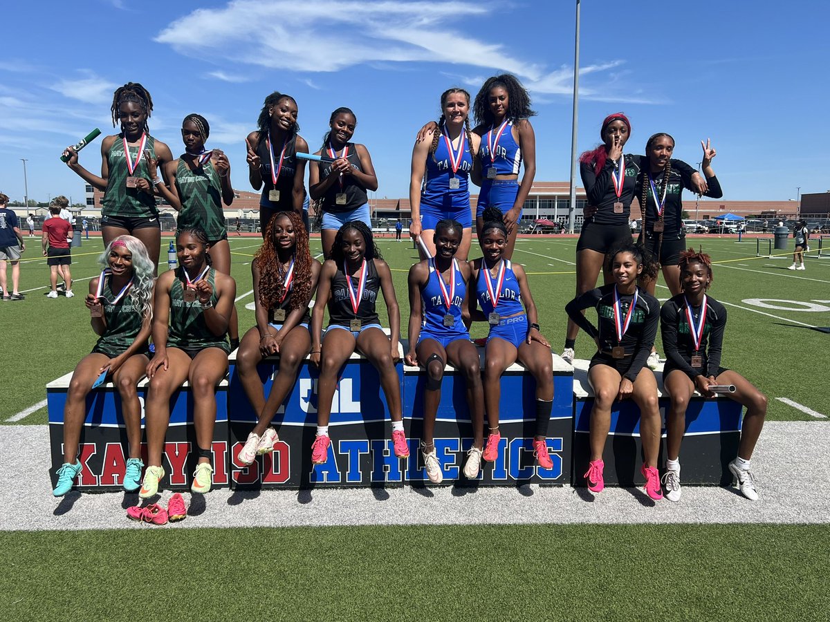 Congratulations to the athletes who medaled in the Girls 4x200M relay and qualified for the regional meet!