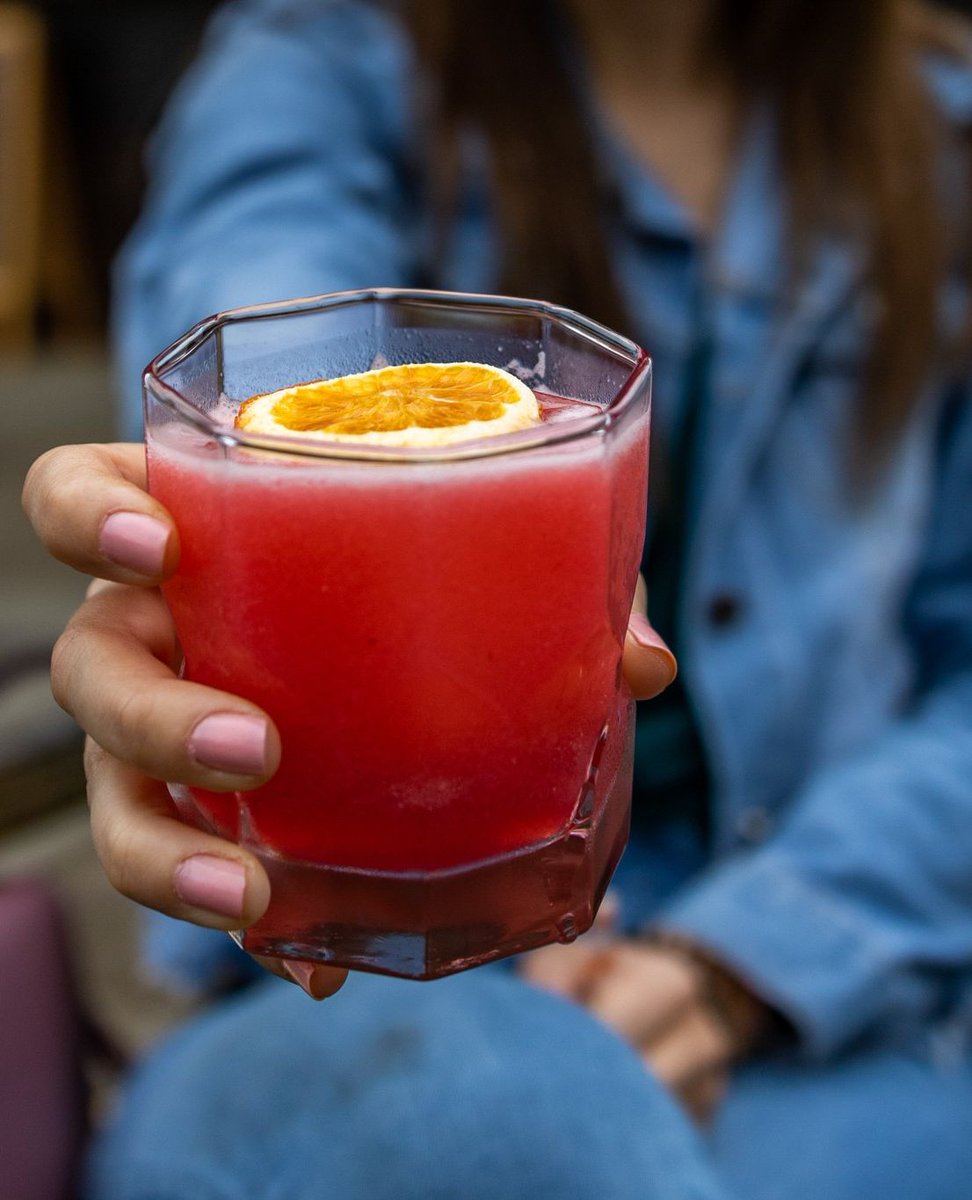 inbirmingham's tweet image. 🗣️ Calling all spring cocktail enthusiasts! 🍹

Bham is home to some high quality bars, breweries and restaurants creating drinks - alcoholic and non-alcoholic alike - that everyone will love! 😍

Where do you think is the best place #inbirmingham for a #springcocktail? ⬇️