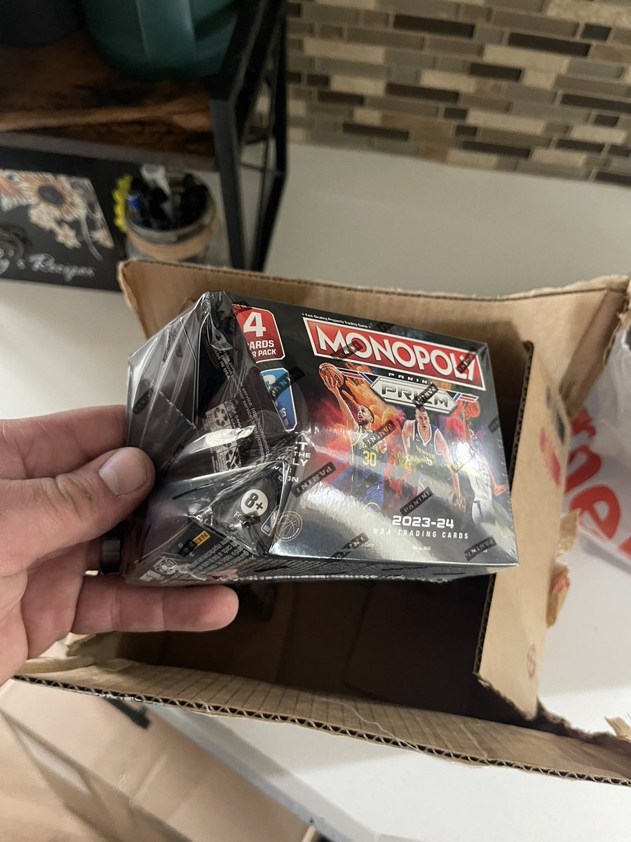 KaminskiNic's tweet photo. Do you open crushed boxes? Yes. Yes you do. https://t.co/Dav5MqsAXL