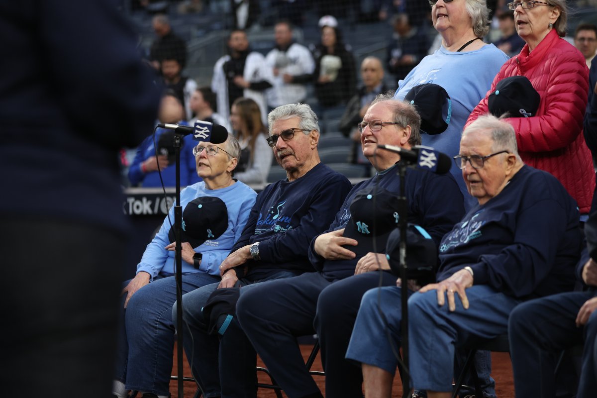 Music to our ears — the @JFKJohnson @ParkinsonsDotOrg ParkinSINGS choir joined the @Yankees yesterday for the national anthem! This #ParkinsonsAwarenessMonth, we are especially excited to spotlight this group. Images courtesy of NEW YORK YANKEES PARTNERSHIP. ALL RIGHTS RESERVED.