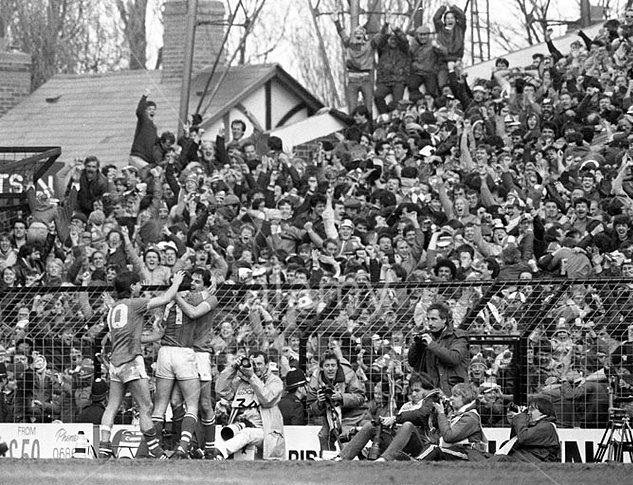 ON THIS DAY 1985: Everton at Villa Park for their game against Luton Town #EFC