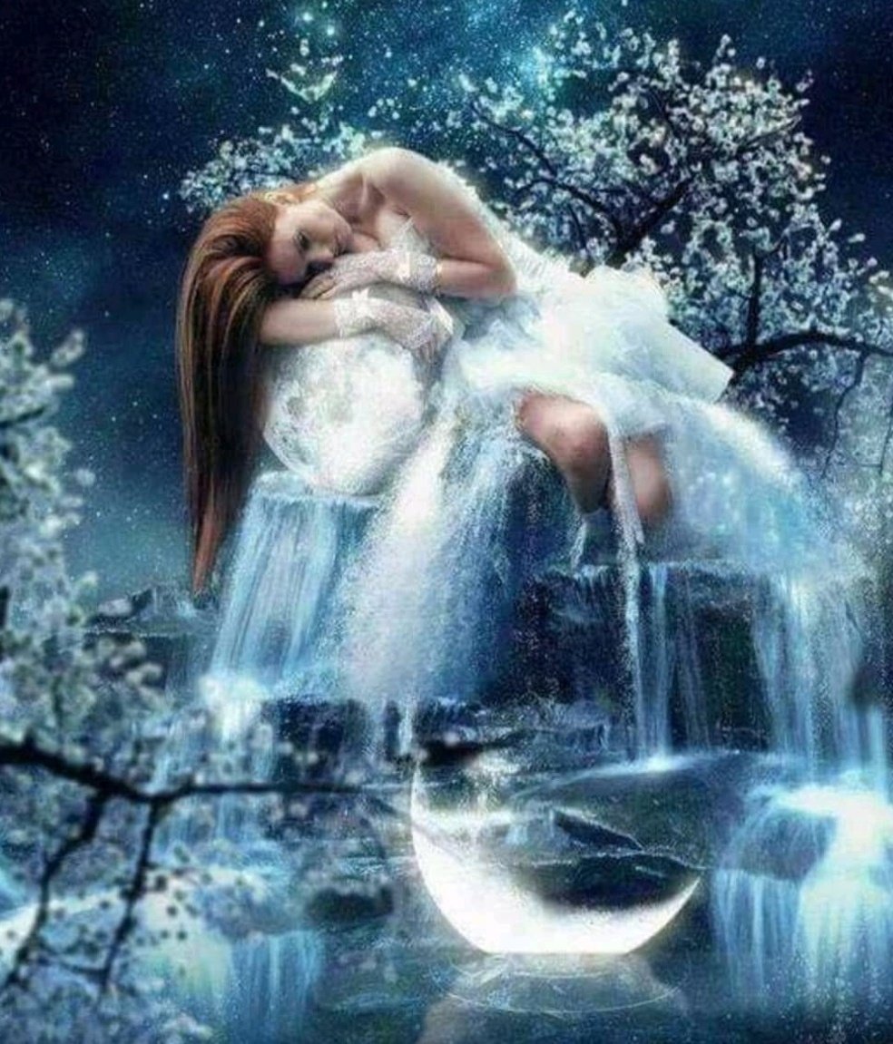 #ladamadellago #FelizSabado #moonlover #loch #lake #felizfinde #lady #fineart #nacht #notte #lune #nit #nuit #pic