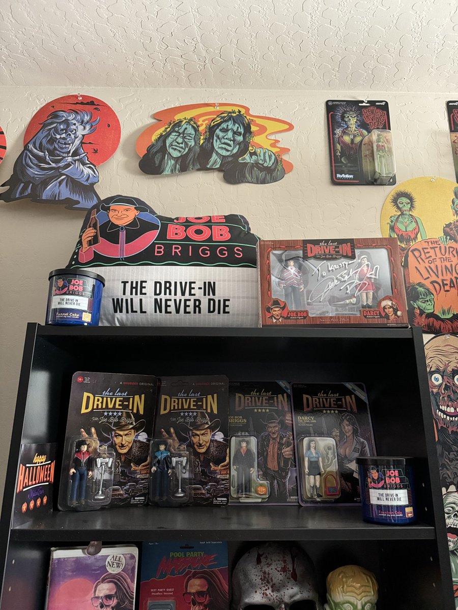 So excited to watch #TheLastDriveIn tonight!! @kinky_horror @therealjoebob #thelastdriveinfans #collector #FridayNight