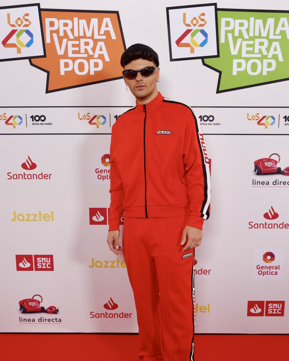 Seguimos ALUCINANDO con los increíbles LOOKS de la alfombra de #LOS40PrimaveraPOP 😍🌸 ¿Cuál os gusta más? Gracias @jazztel_es por formar parte de este festi 🙌🏼