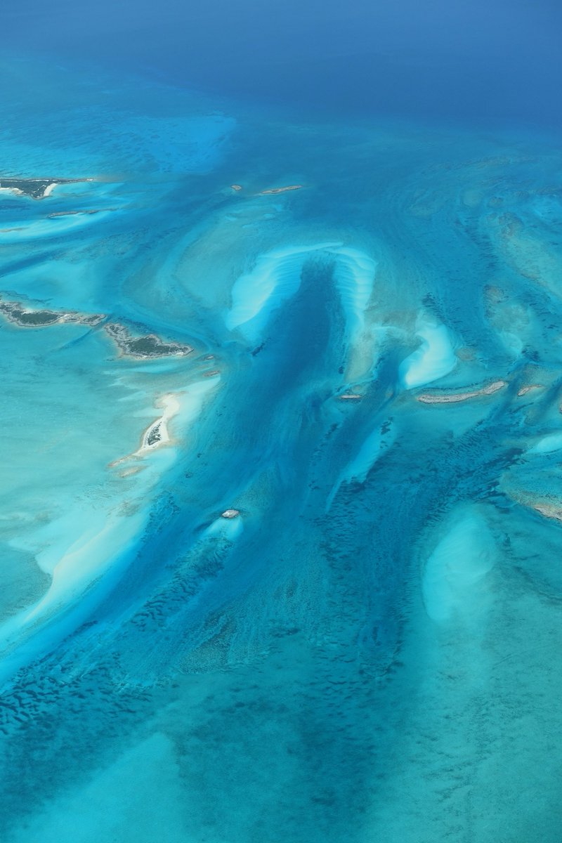 Abstract Exumas ocean cut between Highbourne & Norman’s Cay #Bahamas 🏴‍☠️🇧🇸