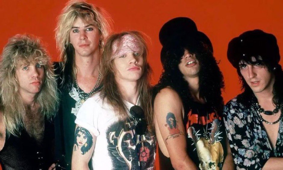 Are GUNS N’ ROSES in your TOP 3 bands of all-time? 👇🏻🎸
#GunsNRoses