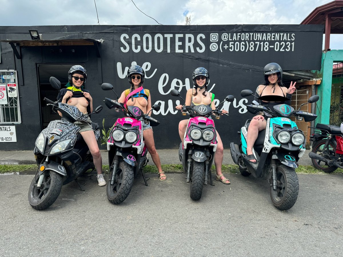 Scooter gang! 😎 w/ @Boba_Bitchh @mayaruex @haleyquinnla