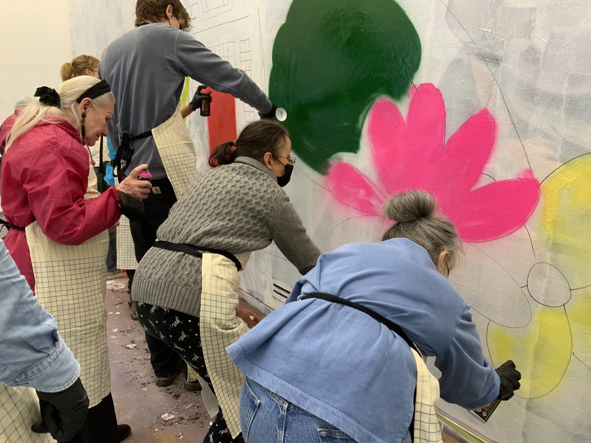GwtBella's tweet photo. #CommunityKnowledgeFund #Intergenerational connections happening as part of the action research with @GarnethillMCC looking at community safety and connections between young and older people. @UKRI_News @the_young_fdn @GenerationsWT @TheSCSN @ScotPensForum @Scotopa @YouthLinkScot https://t.co/A2pkTE0fI6
