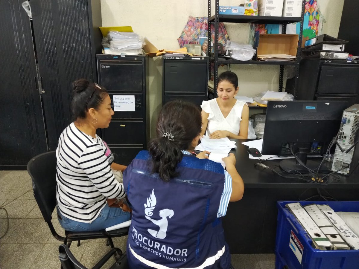 PDHgt's tweet photo. 📍#Escuintla
Auxiliatura del @PDHgt dio acompañamiento a docente a Unidad de Gestión de Personal #Dideduc, debido a que lleva dos años sin percibir su salario por causa de no ingresar a Guatenóminas la suspensión médica y altas.
Más información👇
https://t.co/2ldBaF198U https://t.co/eYnmjhxtts