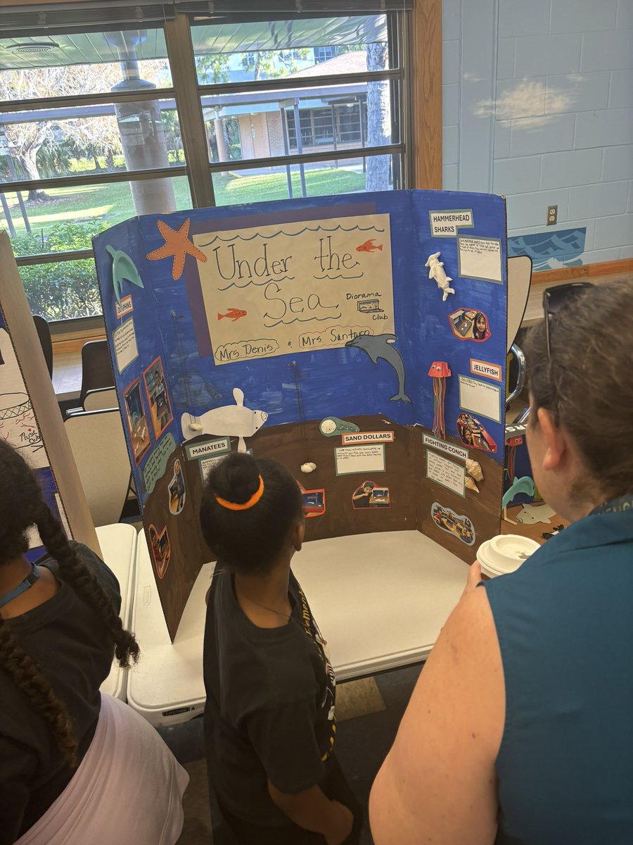 Thanks for inviting Pinecrest to your campus Lely Lions! We appreciated the opportunity to learn from you and enjoyed your leadership day! @LelyLionsRoar @collierschools @CollierPBIS