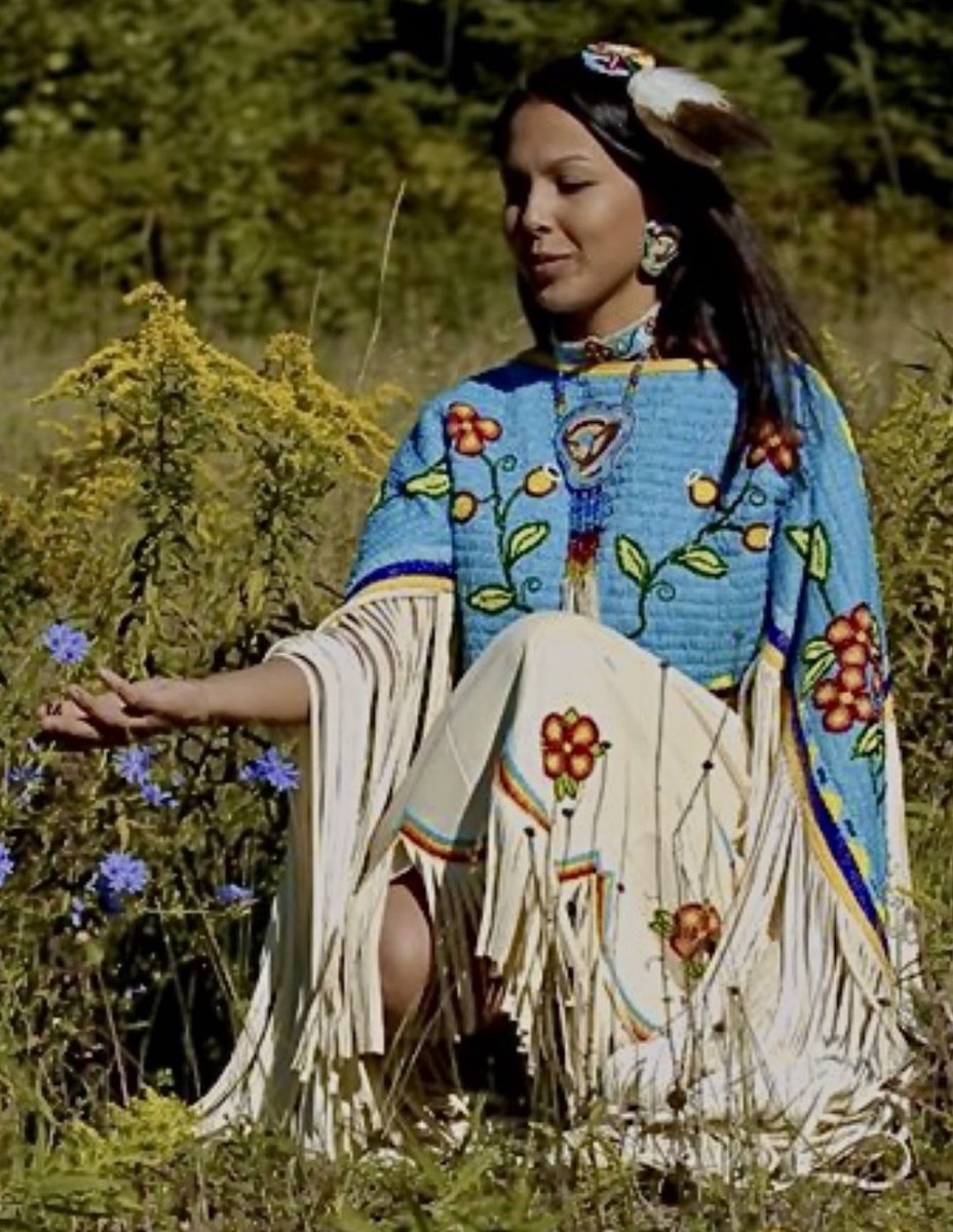 'Our indigenous herbalists say to pay attention when plants come to you; they’re bringing you something you need to learn.”

~ Robin Wall Kimmerer, Potawatomi