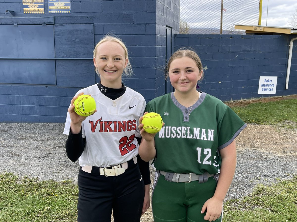 Playing against a <a href="/TSThunder_16u/">Tri-State Thunder 16u Rummel</a> sisters and we hit 💣on each other’s team <a href="/GracieKH16/">Grace Hostetler</a>. This was # 6 of the year. <a href="/TSThunderGold/">Tri-State Thunder Gold 16U/18U</a> <a href="/Softball_Home/">Softball Home🥎</a> <a href="/CoastRecruits/">Coast 2 Coast Recruits</a> <a href="/SoftballDown/">Down South Softball</a> <a href="/CoastRecruitsSB/">Coast Recruits 🥎</a> <a href="/SBRRetweets/">Softball Recruiting Reposts</a> <a href="/IHartFastpitch/">I❤️Fastpitch</a> <a href="/TopPreps/">247 College Sports News Recruiting Top Preps on X</a> <a href="/LegacyLegendsS1/">Legacy & Legends Softball</a> <a href="/CollegeSBLove/">Softballcampustour</a>