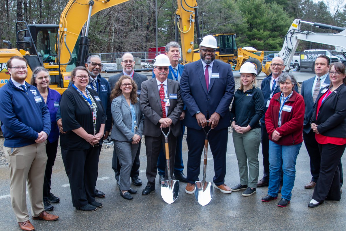 Today Secretary @PatrickTutwiler celebrated @NashobaTech's groundbreaking on a new facility to house their Robotics, Engineering, and Web programs thanks to $3.8M in Skills Capital Grants. These grants expand student opportunities to engage in applied learning experiences.