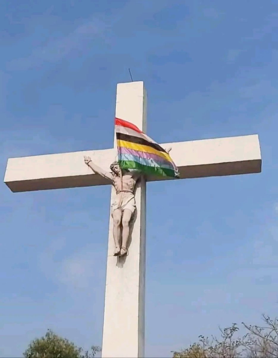 #ManipurHorror: Meitei radicalized groups, Arambai Tenggol, once again desecrate a #Kuki_Zo church in #Sugnu recently by mocking and placing their secessionist flag on a crucifix. 

This continued blatant act of hate against Christians demands immediate investigation & action.…