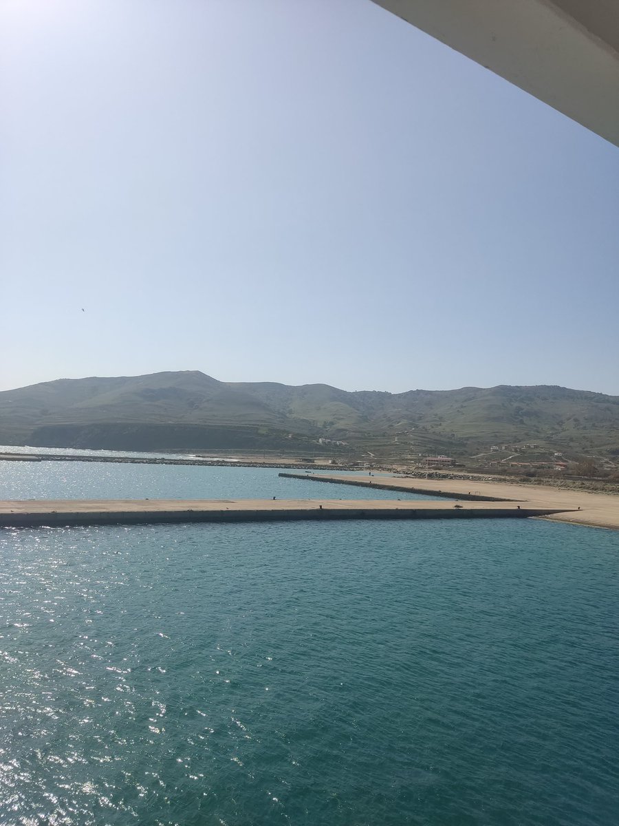 Çanakkale yolunda özellikle Şarköy den döndükten sonra buz gibi su akan yol çeşmeleri,orman bizim Erzincan dağ yollarını hatırlattı.... İstanbul tarafından ilk kez aşağıya inme fırsatımız oldu... Karavanı olan veya çadır sevenler için ideal 🧿🧿🧿