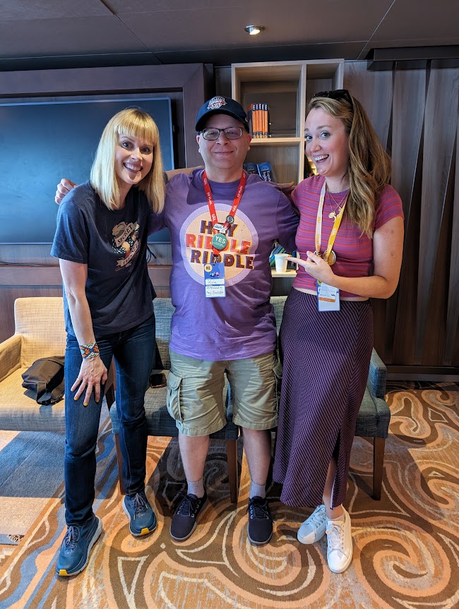I met Janet Varney and Erin Keif on #JoCoCruise2024 @JoCoCruise