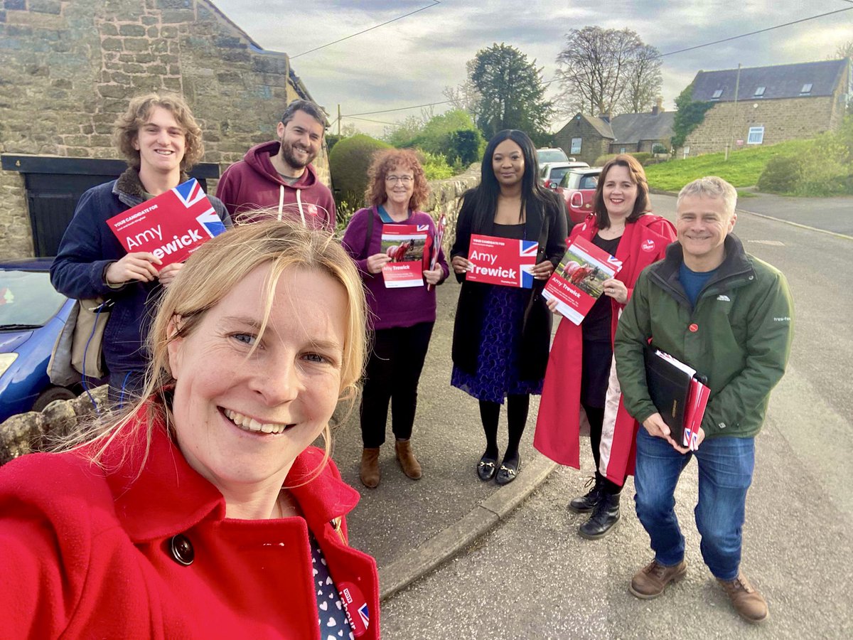 Before our briefing session, I managed to squeeze in a canvass session in Derbyshire Dales for Amy Trewick🌹 She is amazing & if elected, I know she will be dedicated to our residents. Out with PPC for Amber Valley @LFarnz & our amazing Labour team. Always good to see @tobyg2026