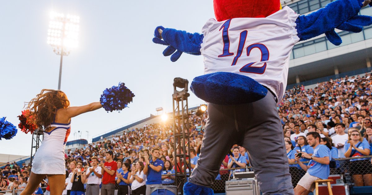 Attention #Jayhawks! Kansas Football's Spring Showcase is tonight at #RockChalk Park! This event features on-field drills, scrimmages, fan competitions, and activities throughout the Showcase. The festivities start at 5:30 p.m. See you there! #KU #KUAlumni