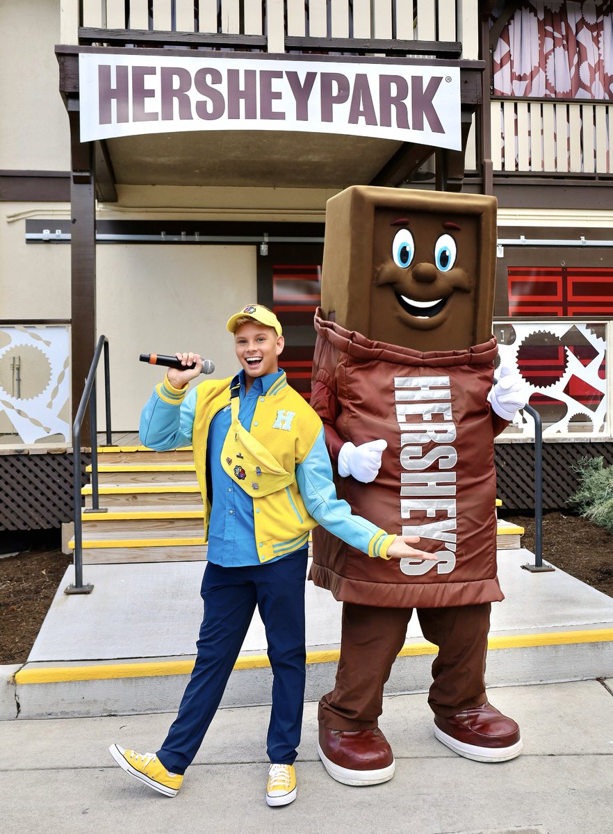 Ready for another weekend of Hersheypark Happy? We are! Join us Saturday 11AM-8PM and Sunday 11AM-7PM. Grab Spring tickets: bit.ly/2WWppMo ( 📸 : RWS )