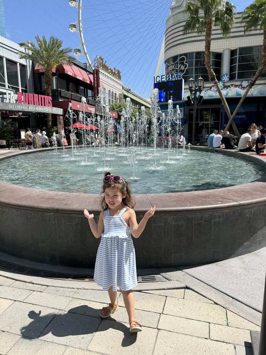 TheRealAnnaFegi's tweet photo. Having a blast in Las Vegas!

#LasVegas https://t.co/JHbhB9mDzQ