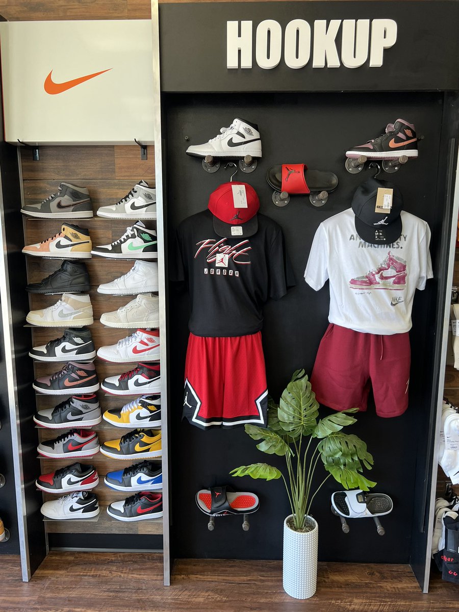 SportShoe Store tweet media