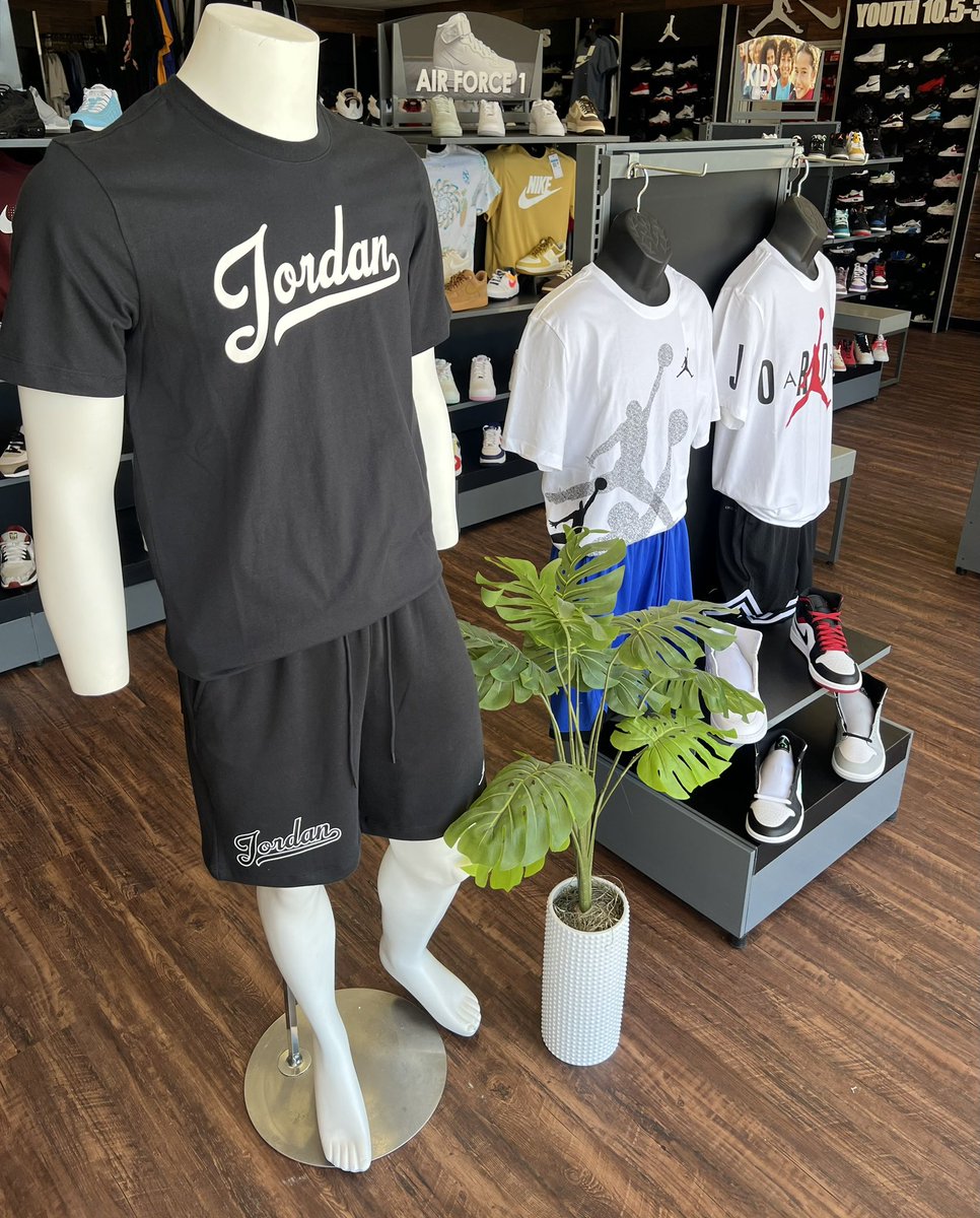 SportShoe Store tweet media
