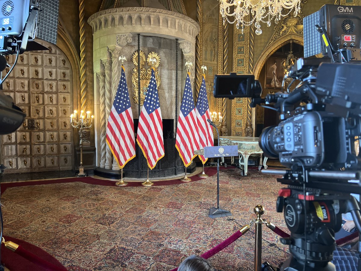 Awaiting announcement by @realDonaldTrump and @SpeakerJohnson at Mar-a-Lago regarding “election integrity”. Johnson has arrived at MAL and 5pm remarks on time as of now.