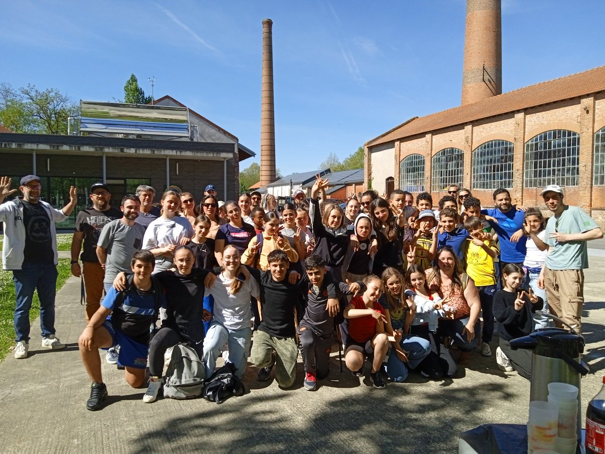 IJMontech's tweet photo. Les jeunes du département avaient rendez-vous avec les Promeneurs du Net du 82. Ateliers sur le numérique mais aussi créatifs, des jeux sportifs et de coopération,des rencontres. Une belle journée à Montech, un inter-centres pour les ados qui ne demande qu'à se renouveler https://t.co/qIb68OiL34
