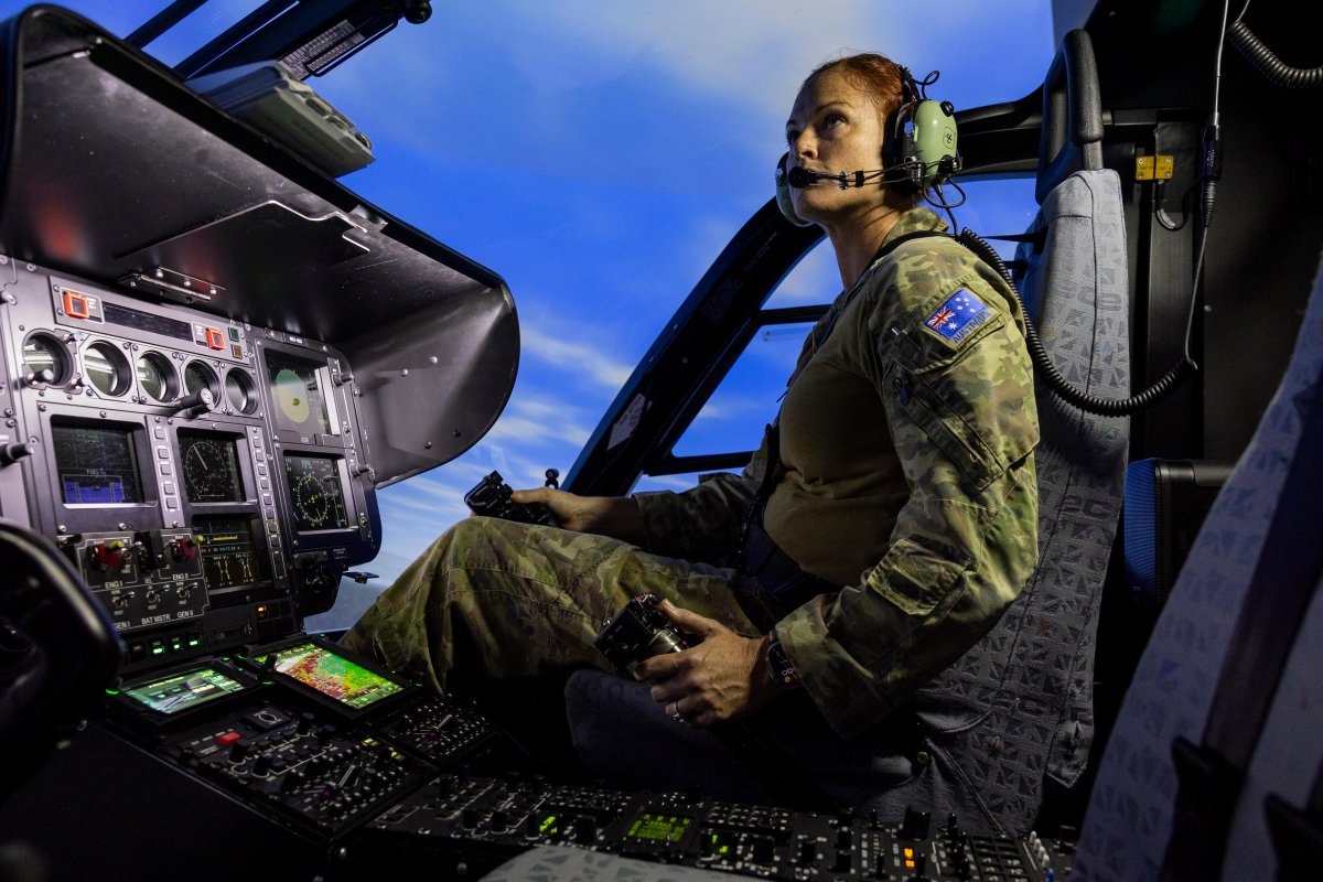 #DYK that 723 Squadron is a part of an aviator’s journey to become part of a combat ready helicopter crew? Pilots receive their wings and aircrew operators attain their brevet at the Joint Helicopter School before progressing to aircraft specific training. 🚁 #YourADF