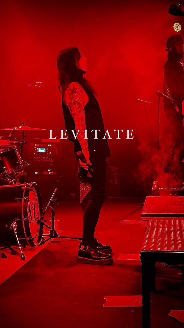 CHICAGO TONIGHT! 
See you at <a href="/subtchicago/">Subterranean</a> 
@TherealVEband 

Tickets Still Available 🩸
wl.seetickets.us/event/vampires…